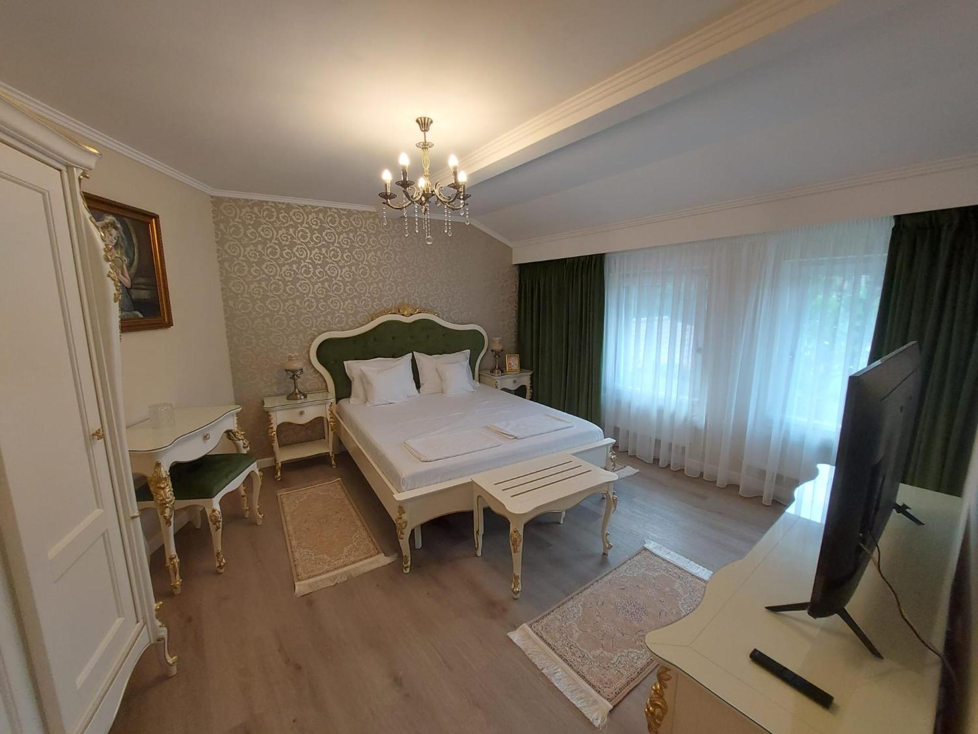 Отель Conacul Poetilor Гура-Рыулуй Экстерьер фото